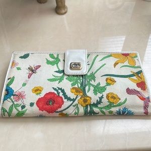 Gucci floral wallet